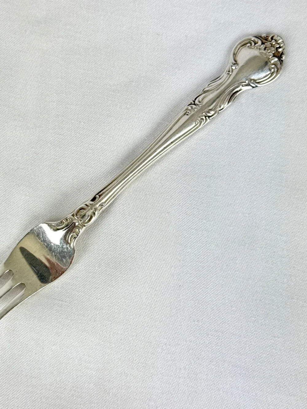 Vintage 1951 Manchester Sterling Silver Amaryllis Lemon Strawberry Fork 4.5 in